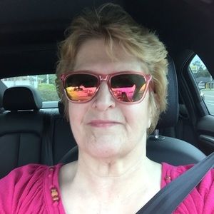 Meet your Posher, Esther